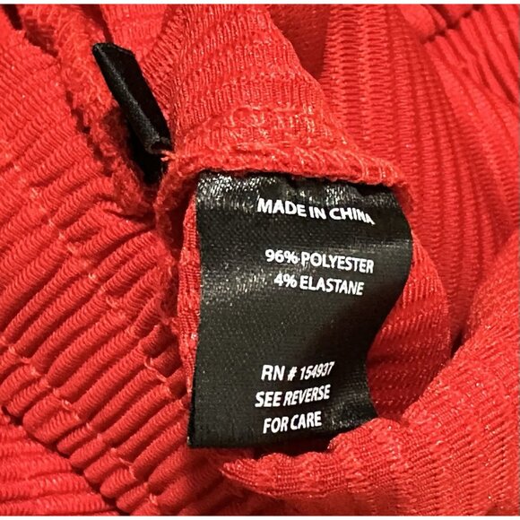 Fashion Nova Men's Zyler Textured Red Shorts Size Large - Picture 6 of 10